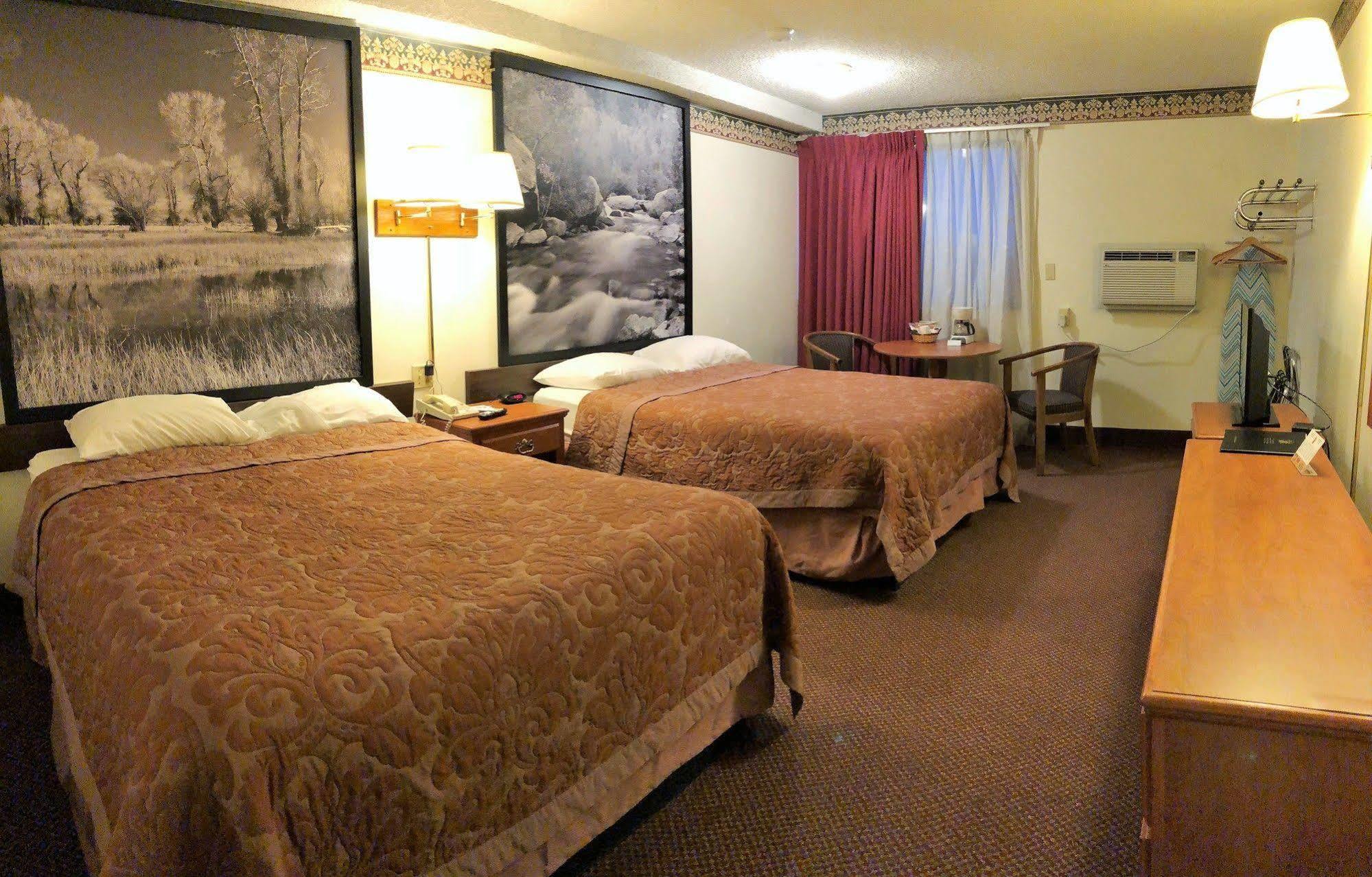 Super 8 By Wyndham Laramie Hotel Exterior photo